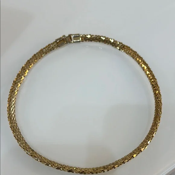 Gold Tone Necklace - Picture 6 of 6